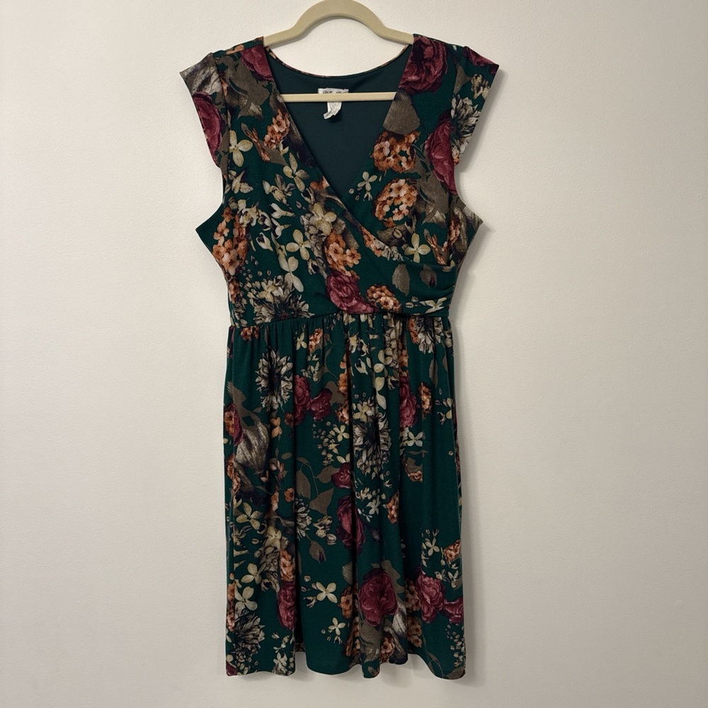 Yellow Star XL Floral Wrap-Style Dress | Green V-Neck Cap Sleeve Midi Dress